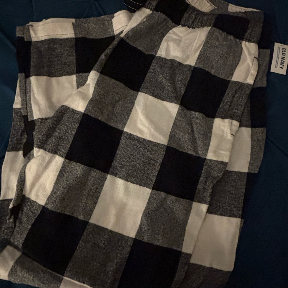 Old Navy Black and White Plaid Pants